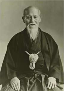 Le professeur de l'aikido authentique, Morihei Ueshiba expert d'arts martiaux